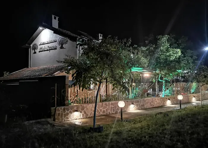 под ореха וילה